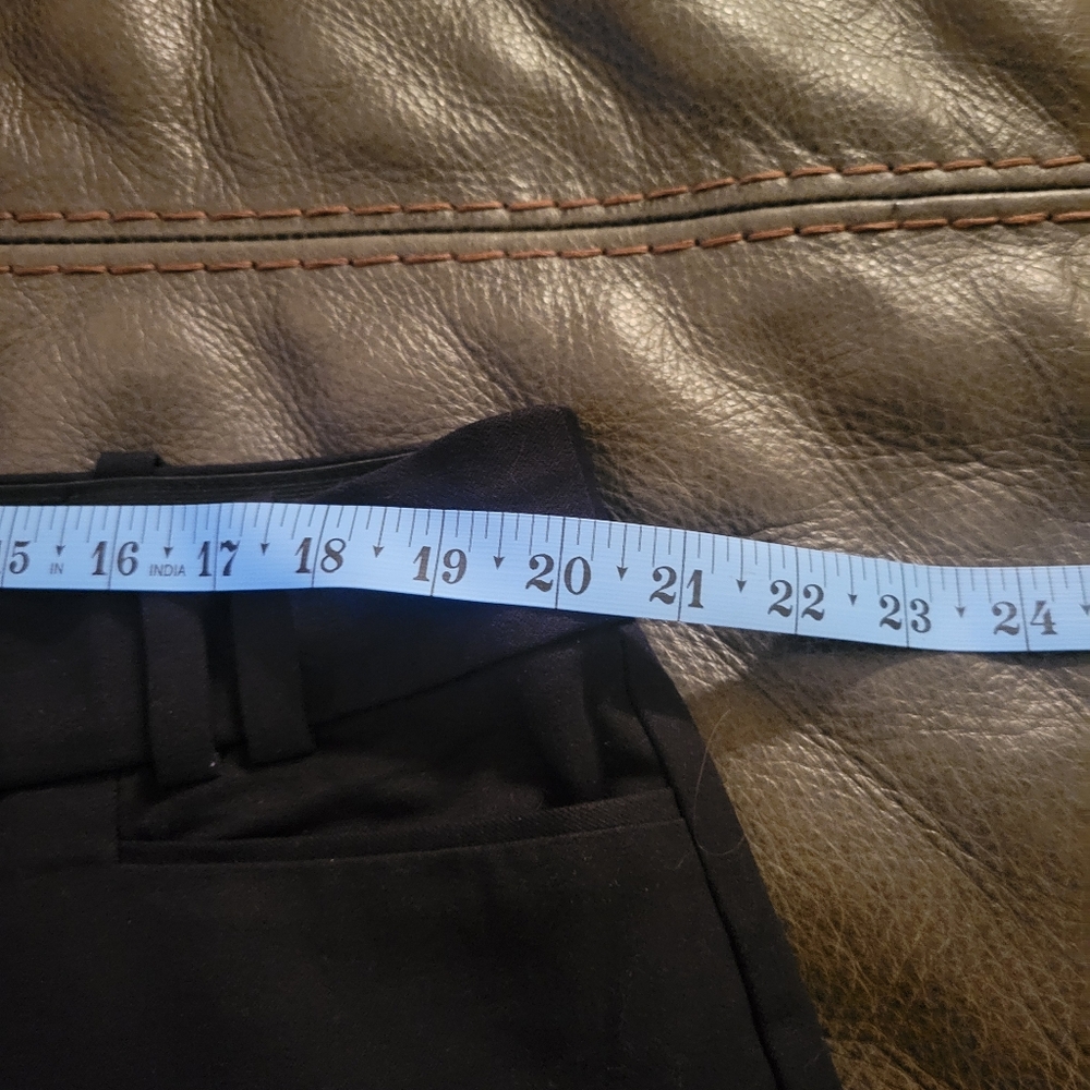 ●●SALE ●● NWOT Lane Bryant "The Allie" Black Capri Pants Sz 18P - Picture 4 of 9